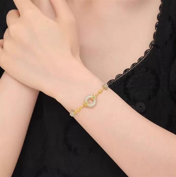 GAMESTAR登錄:母親節禮物 周大生福運蓮蓮碎銀和田玉手鏈 限時139元